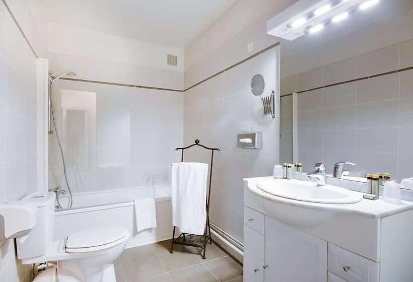 Номер Superior Вид на Реку, Hôtel Le Maxime   Best Western Signature Collection