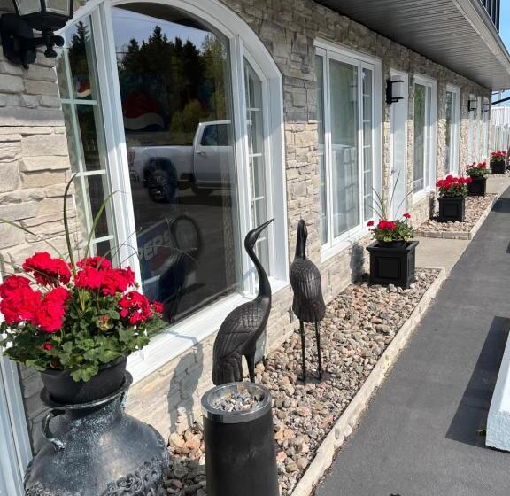 Четырехместный Номер Стандарт, Motel Belvédère