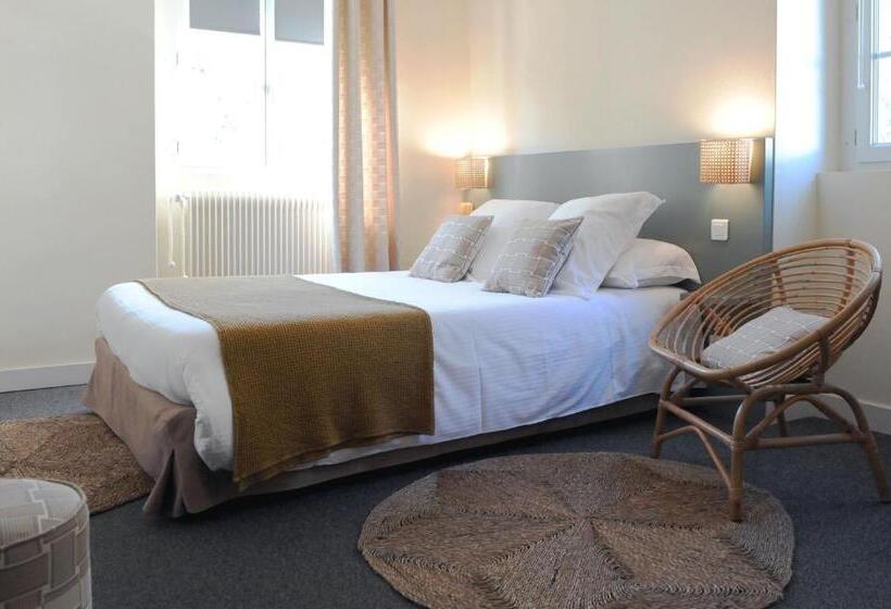Четырехместный Номер Стандарт, Logis Hôtel Du Chêne