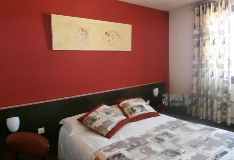 اتاق استاندارد, Le Merle Blanc Hôtel Logis