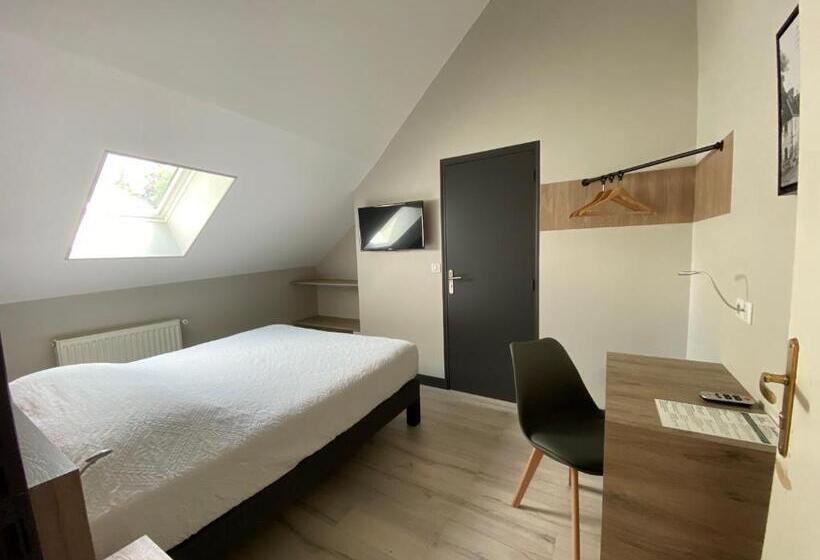 Номер Стандарт, Logis   Hôtel Saint Nicolas
