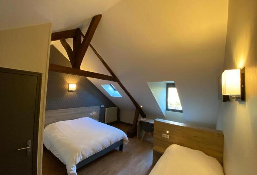 Четырехместный Номер Стандарт, Logis   Hôtel Saint Nicolas