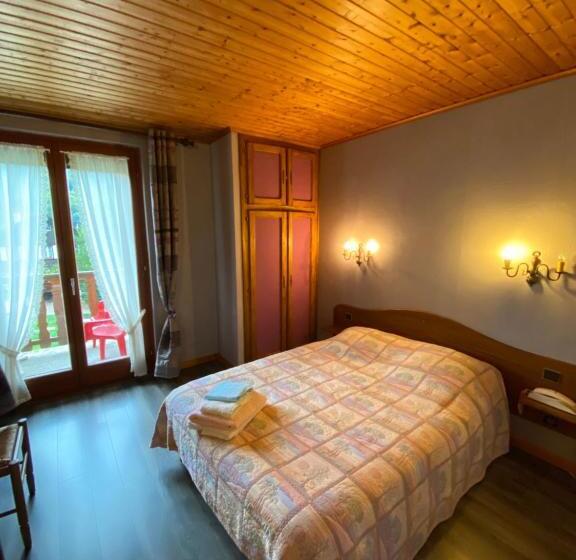 Номер Стандарт, Le Chalet   Hotel Restaurant