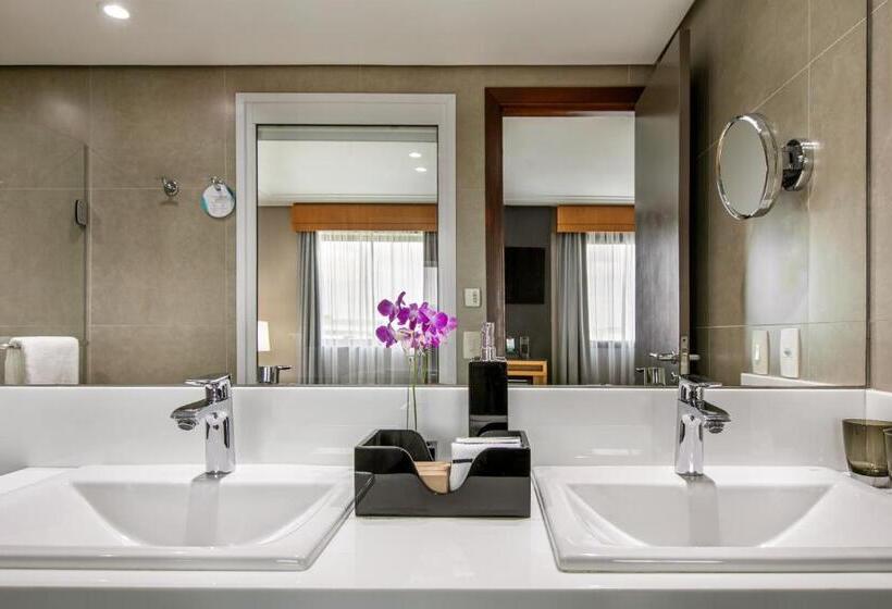 سوییت جونیور اجرایی, Melia Jardim Europa