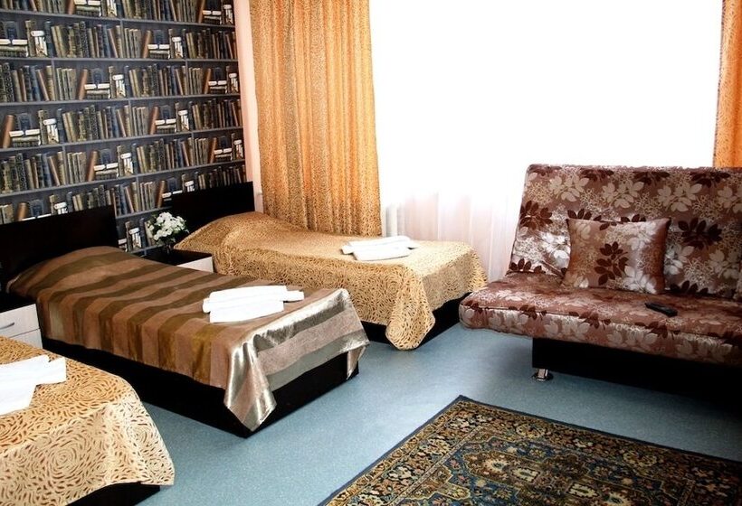 اتاق استاندارد سه نفره, Oasis Hotel   Hostel