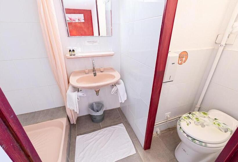 اتاق اکونومی, Le Clos Grand