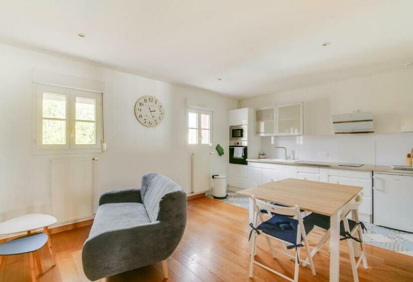 3 Bedroom Suite, Maison D Hotes La Villa Des Ducs Barleduc