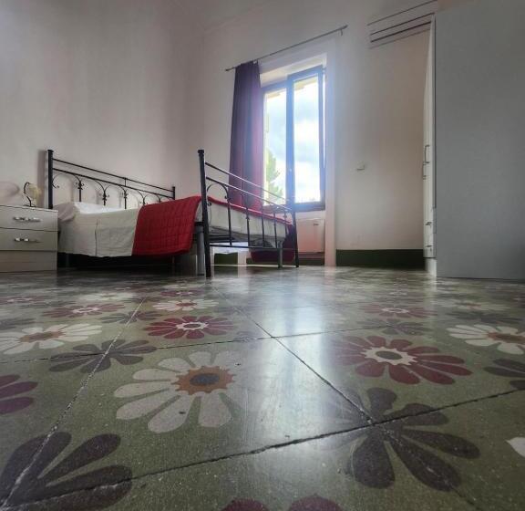 اتاق خانوادگی, Dimora Liberty