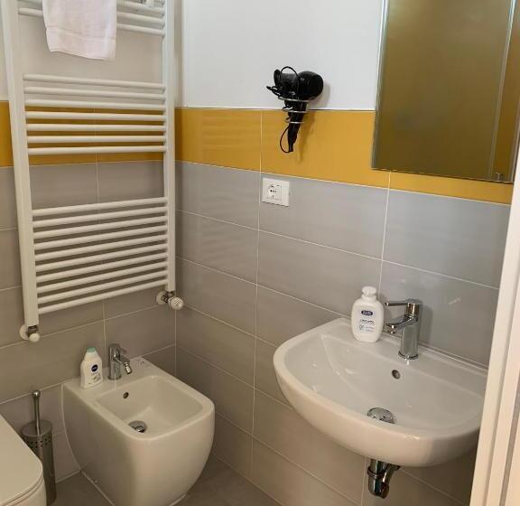 اتاق استاندارد یک نفره, Mambo Suites