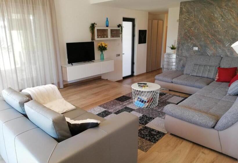 Номер Стандарт Вид на Бассейн, B&b Villa Pelèr