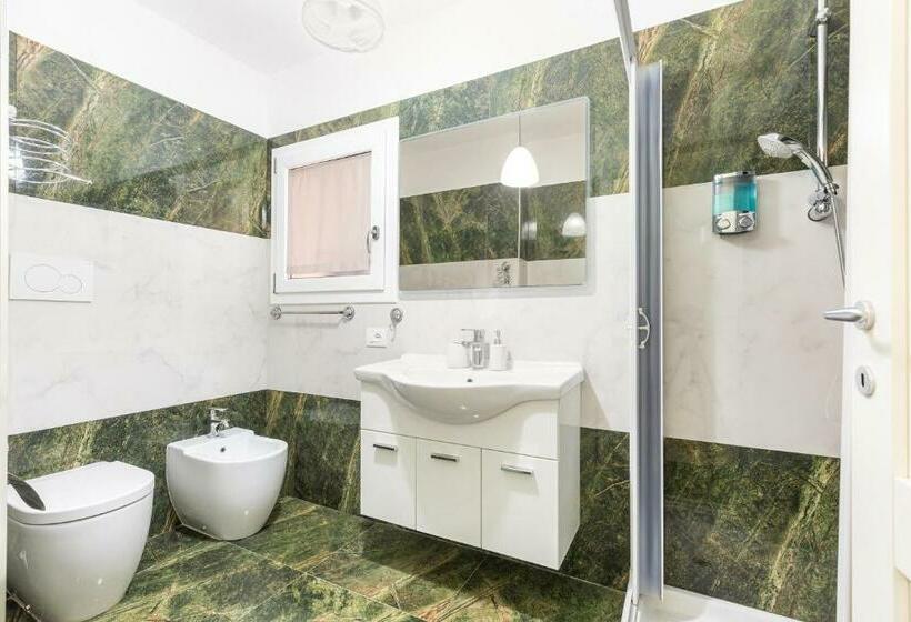 اتاق استاندارد, Dimora Le Tre Muse Guesthouse