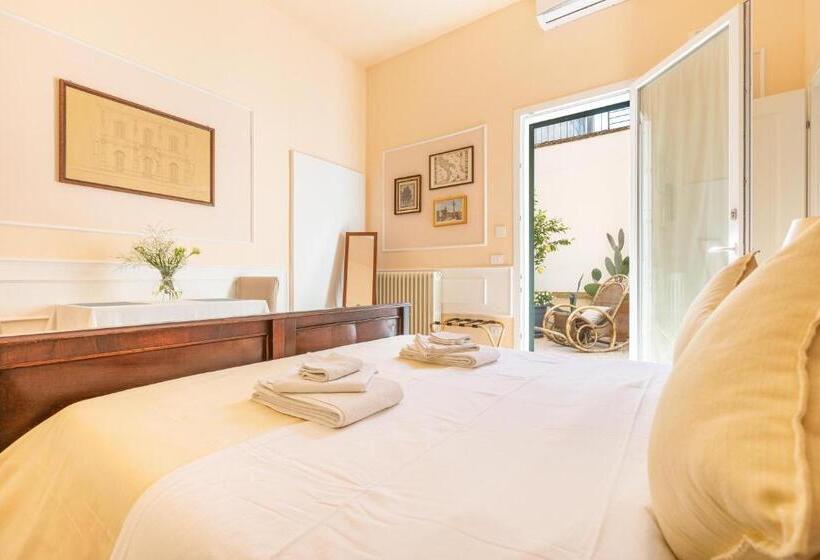 استودیوی لوکس, Dimora Le Tre Muse Guesthouse