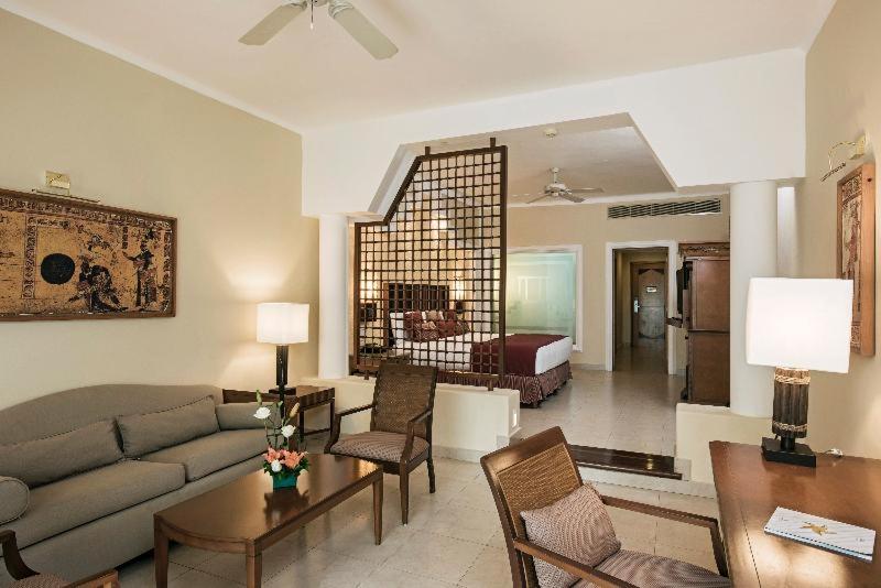 プールビュージュニアスイート, Iberostar Selection Paraíso Maya Suites