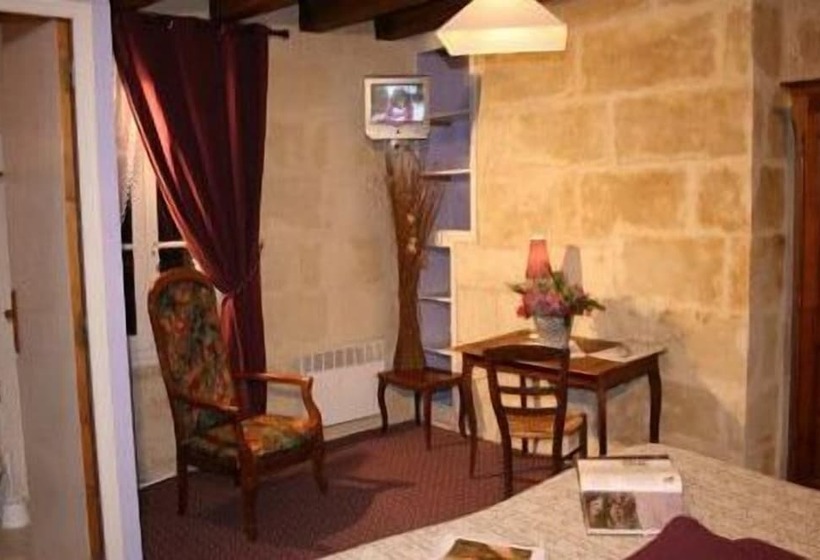 Четырехместный Номер Стандарт, Logis Auberge Le Colombien   Hôtel Et Restaurant