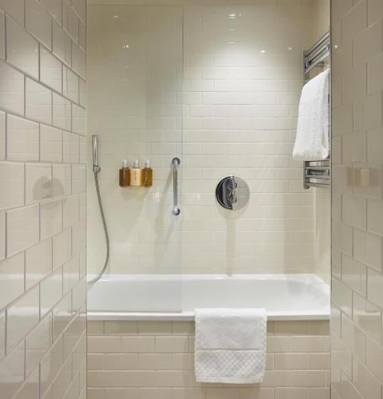 Семейный Номер Классика, The Clermont London Victoria