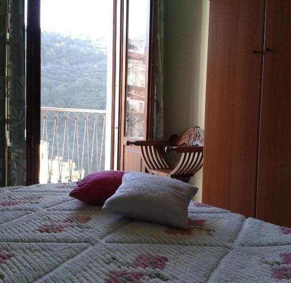 اتاق استاندارد با سرویس بهداشتی مشترک, B&b Montemare