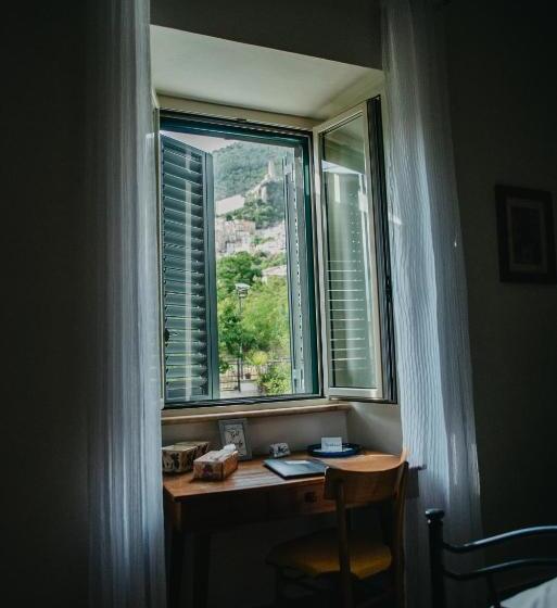 اتاق لوکس سه تخته, La Rocca Mia House B&b