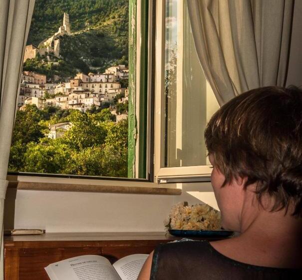 اتاق لوکس سه تخته, La Rocca Mia House B&b