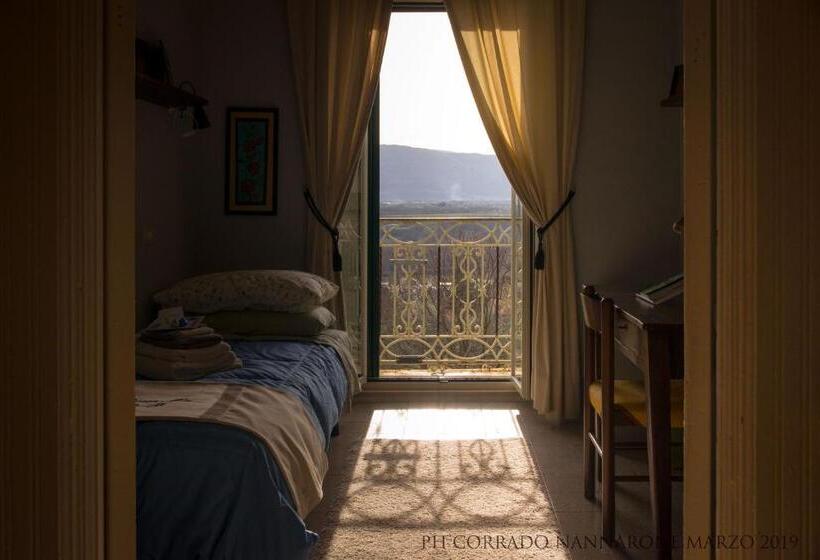 اتاق استاندارد یک تخته با بالکن, La Rocca Mia House B&b