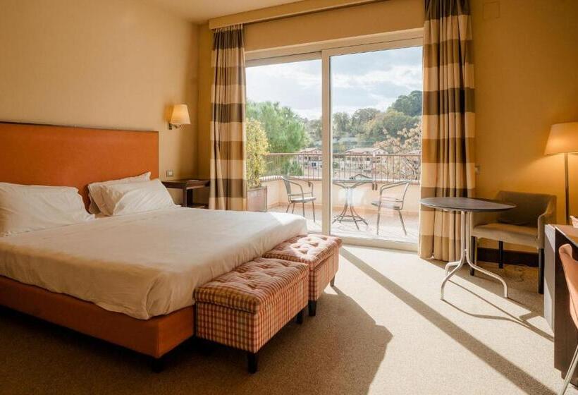 اتاق لوکس با تخت بزرگ, Villa Maria Hotel & Spa