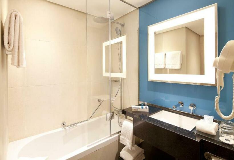 Люкс Executive Кровать Кинг, Novotel World Trade Centre Dubai