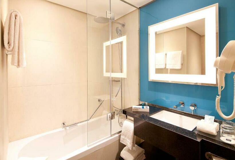 Номер Executive, Novotel World Trade Centre Dubai