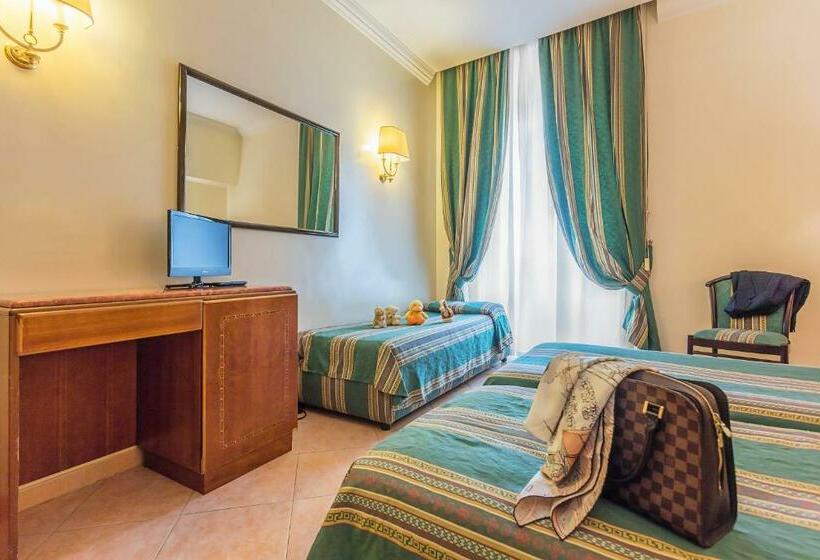 标准三人间, Raeli Hotel Siracusa