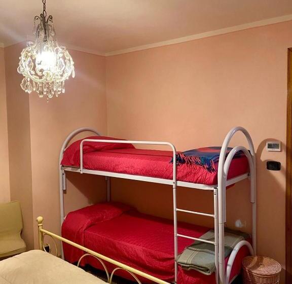 Семейный Номер, Bed & Breakfast Marietta