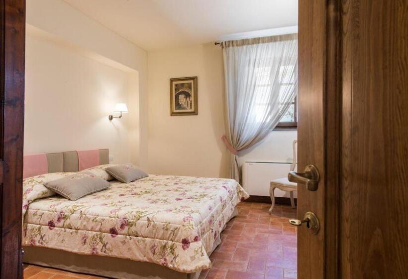 低层单卧公寓, Olmofiorito