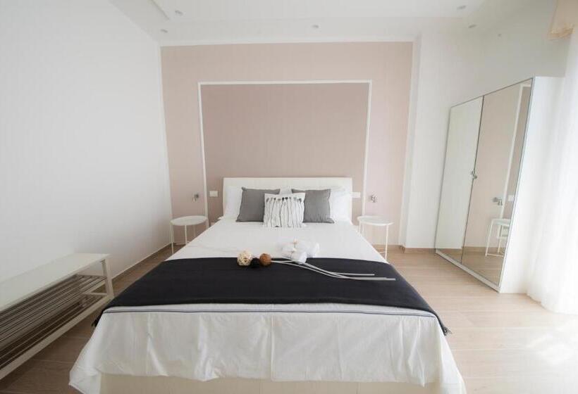 اتاق استاندارد با تخت بزرگ, Cherie B&b  Salerno