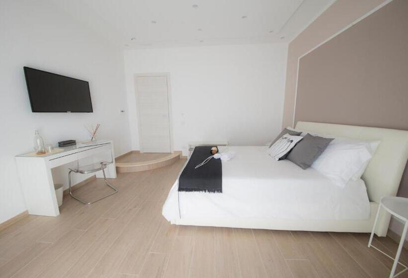 اتاق استاندارد با تخت بزرگ, Cherie B&b  Salerno