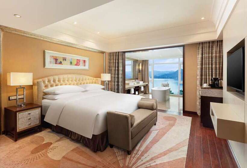 اتاق استاندارد با تخت بزرگ, Hilton Nicosia