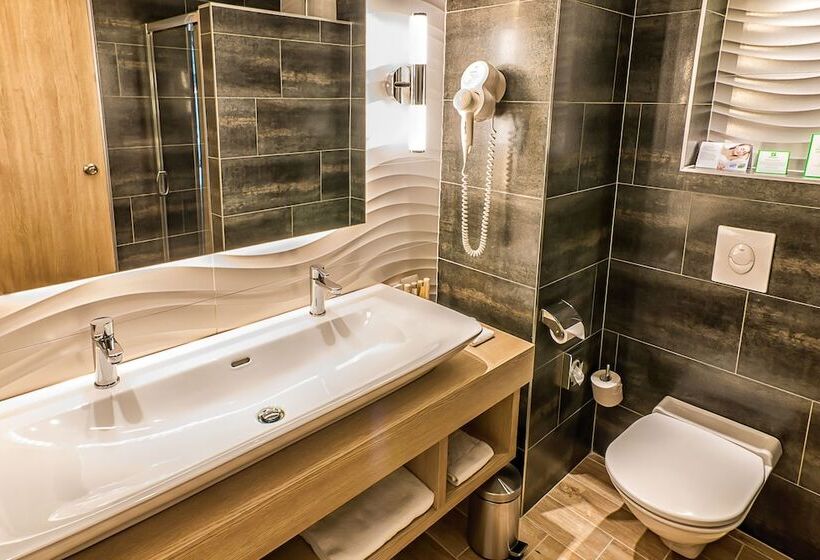 Люкс, Holiday Inn Budapest Budaörs, An Ihg