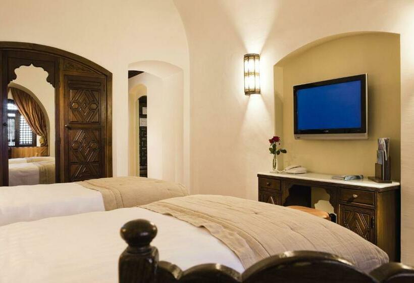 اتاق کلاسیک با چشم‌انداز استخر, Movenpick Resort Sharm El Sheikh