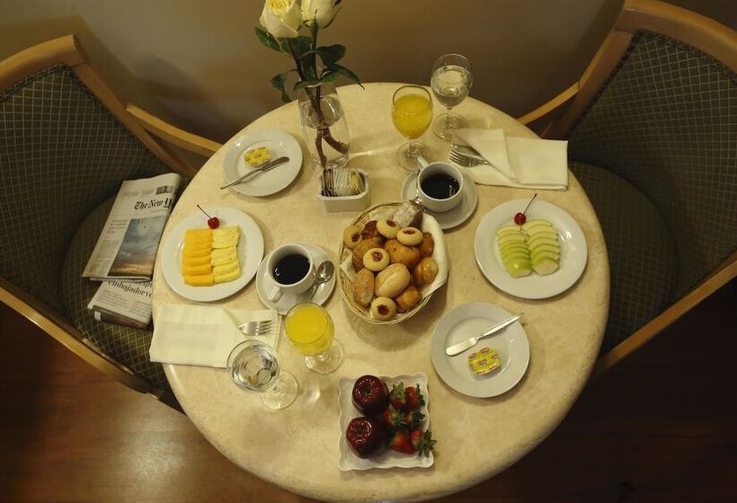 Полулюкс, Suites Del Bosque