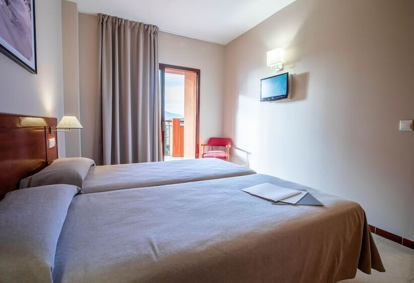 2 Bedroom Apartment Pool View, Ilunion Miramar