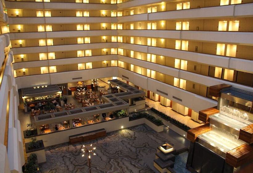 Люкс Кровать Кинг, Doubletree By Hilton Fresno Convention Center