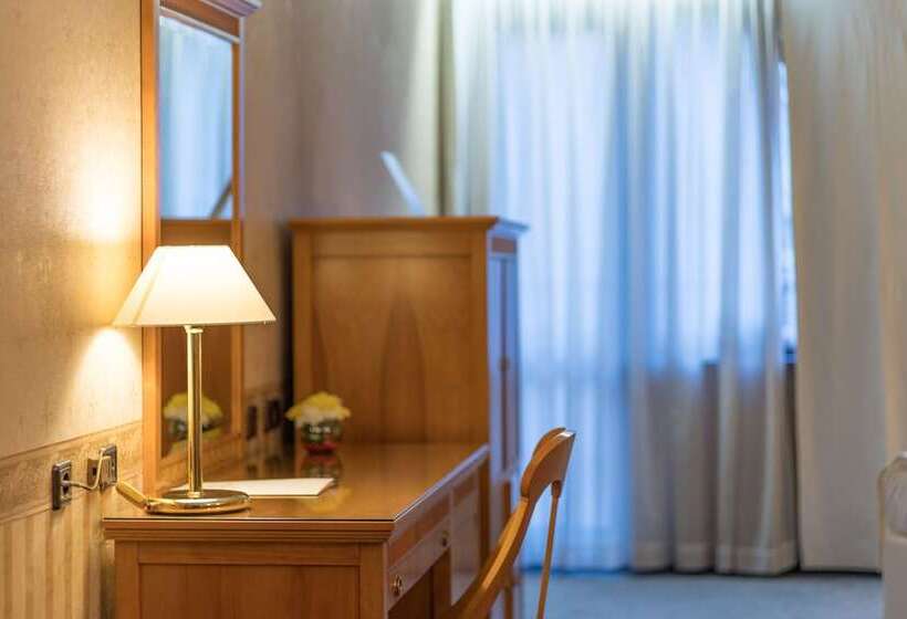 Люкс, Downtown   Top Location In The Heart Of Sofia City