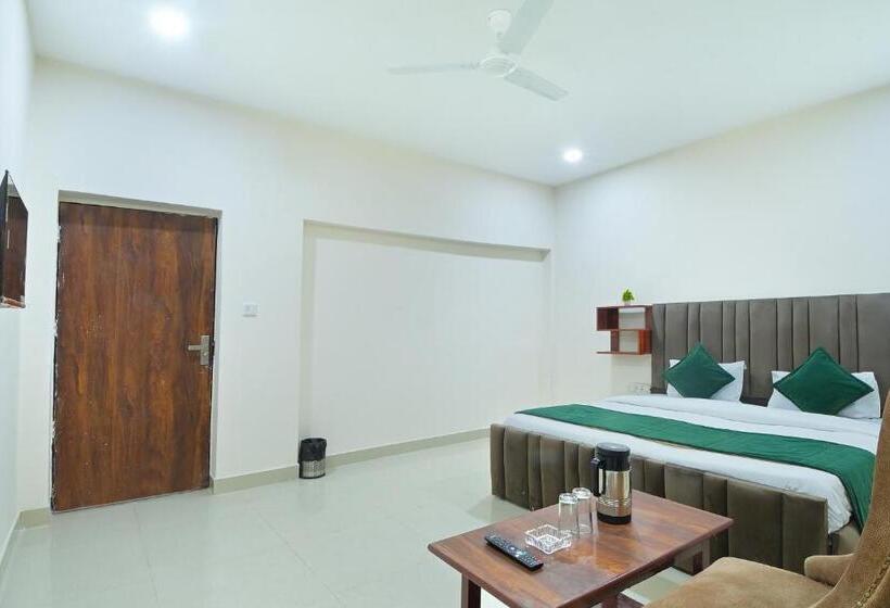 اتاق لوکس, Chowdhry Tourist Lodge   New Delhi Railway Station   2 Minutes Walk