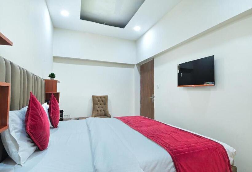 اتاق لوکس یک تخته, Chowdhry Tourist Lodge   New Delhi Railway Station   2 Minutes Walk