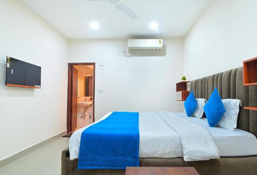 اتاق لوکس یک تخته, Chowdhry Tourist Lodge   New Delhi Railway Station   2 Minutes Walk