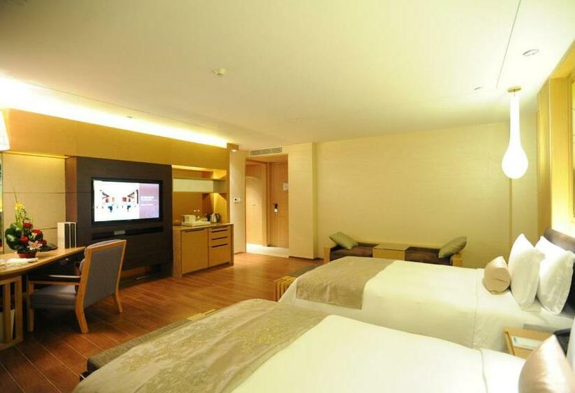 اتاق سوپریور با چشم‌انداز باغ, Huidong Regal Palace Resort