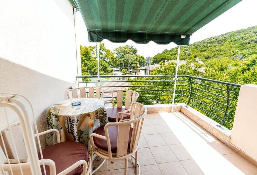 Апартаменты 1 Спальня, Stefanidis Apartments