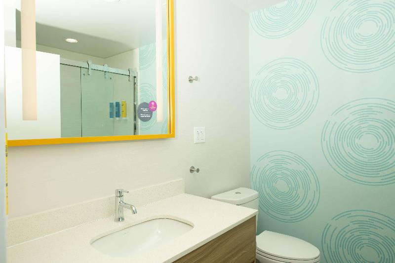 Стандартный Номер Кровать Кинг, Tru By Hilton The Colony Dallas