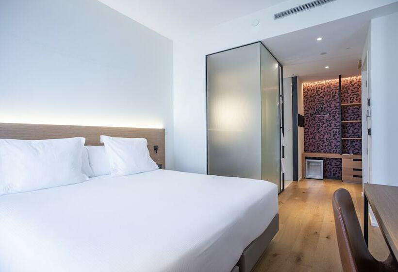 Номер Стандарт, Paxton Barcelona