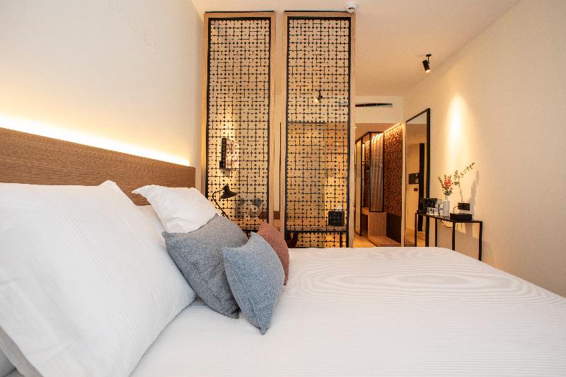 Номер Стандарт, Paxton Barcelona