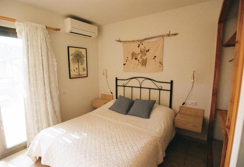 Номер Стандарт с Террасой, Hostal De L Aigua