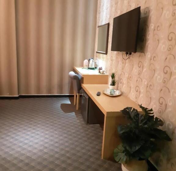 キングサイズベッドのデラックスルーム, Grandeur Hotel And Spa