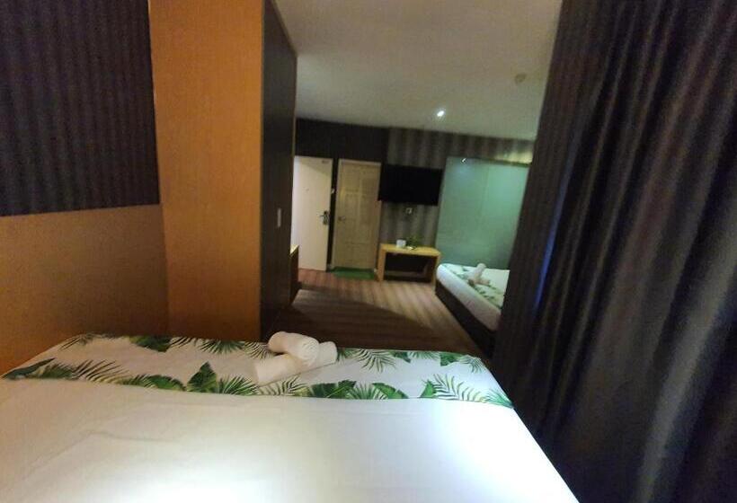 デラックスファミリールーム, Grandeur Hotel And Spa