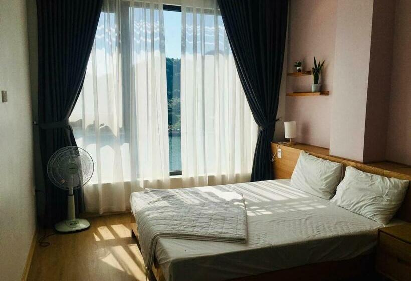 اتاق استاندارد با چشم‌انداز, Rustic House